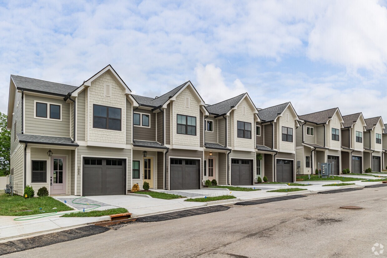 Foto del edificio - Noble Place Townhomes