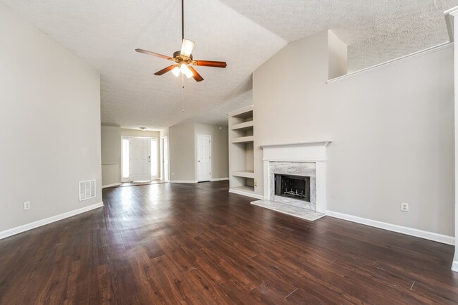 Foto del edificio - 920 Glen Oaks Ln