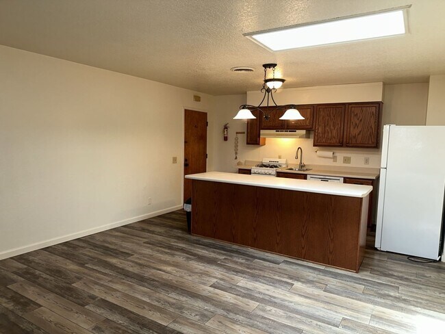 Foto del edificio - 1640 Stromberg Ave
