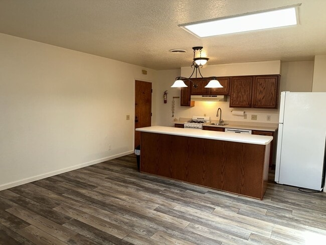 Building Photo - 1640 Stromberg Ave