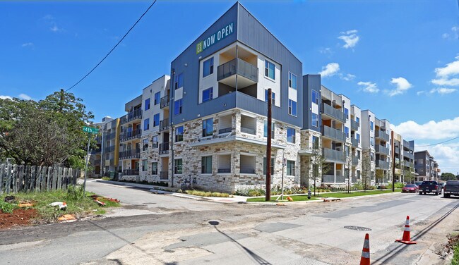 Eastside Station Apartments Austin Tx Building Photo Eastside Station