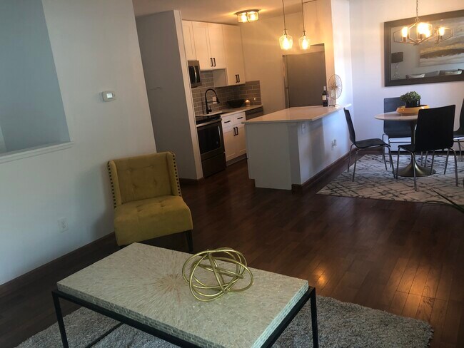 Kitchen/family room - 3035 Oneal Pky