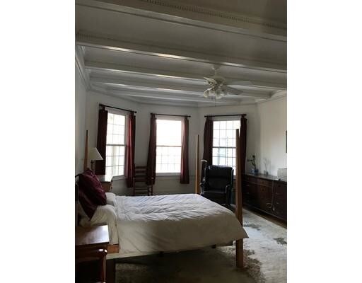 Foto del edificio - 8 Parker Rd