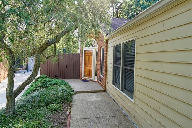 Building Photo - 1813 Rockridge Pl NE
