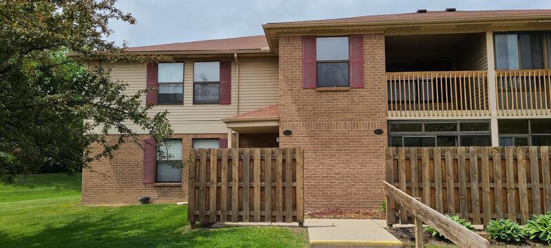 Foto principal - 19235 Surrey Ln