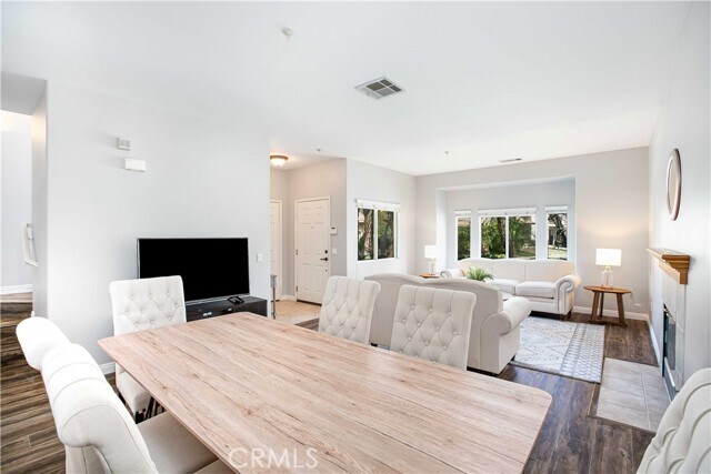 Foto del edificio - 11466 Gower St