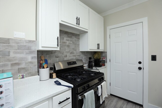 Foto del edificio - 3821 N Greenview Ave