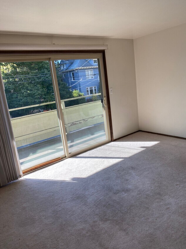 Foto principal - 426 11th Ave E