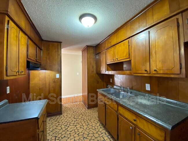Building Photo - 4333 Melwood St