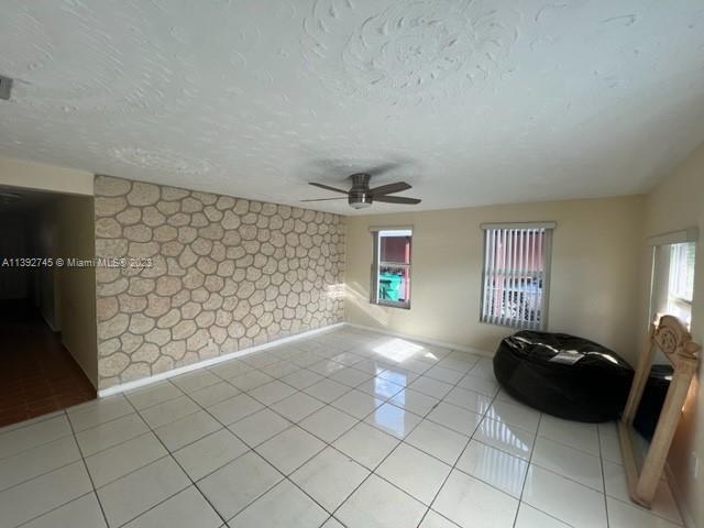 Foto del edificio - 19815 NW 47th Ct