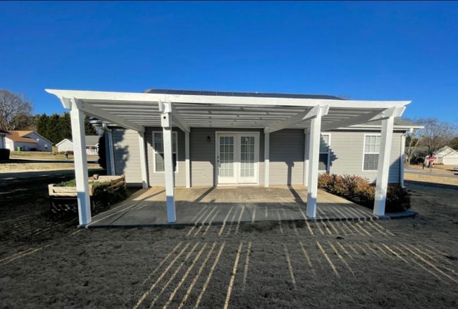 Photo - 28 Sweetland Ct House