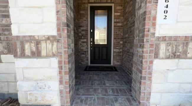 Building Photo - 6402 Cash Oaks Dr