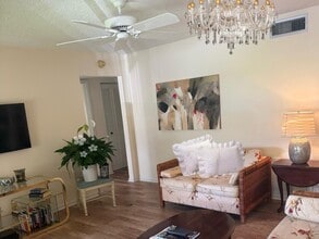 Building Photo - 519 Shady Pine Way