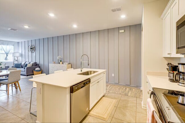 Foto del edificio - 132 Redbud Rd