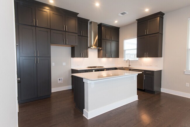 Foto del edificio - Crestview Station Community! North Lamar /...