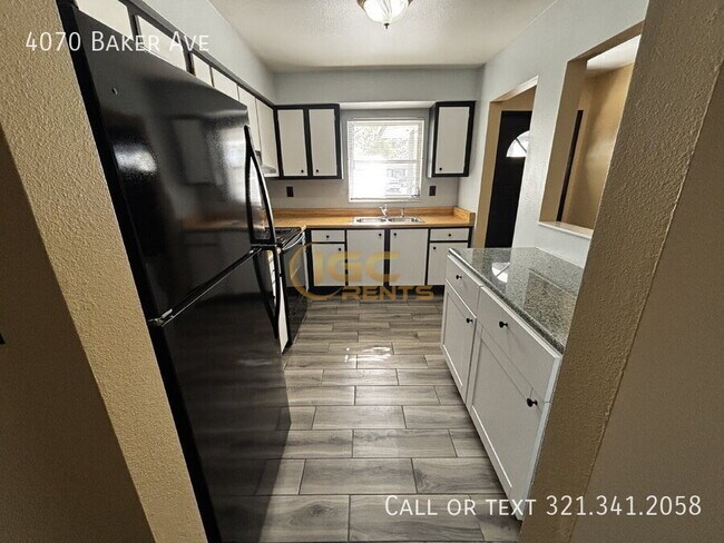 Foto del edificio - 4070 Baker Ave