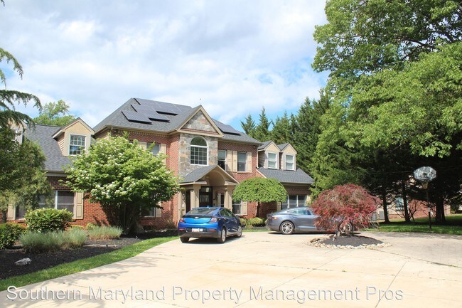 Building Photo - 200 Quaint Acres Dr