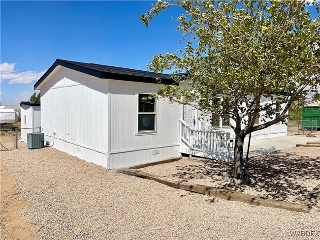 Building Photo - Move In Ready-3 Bedroom 2 Bath -