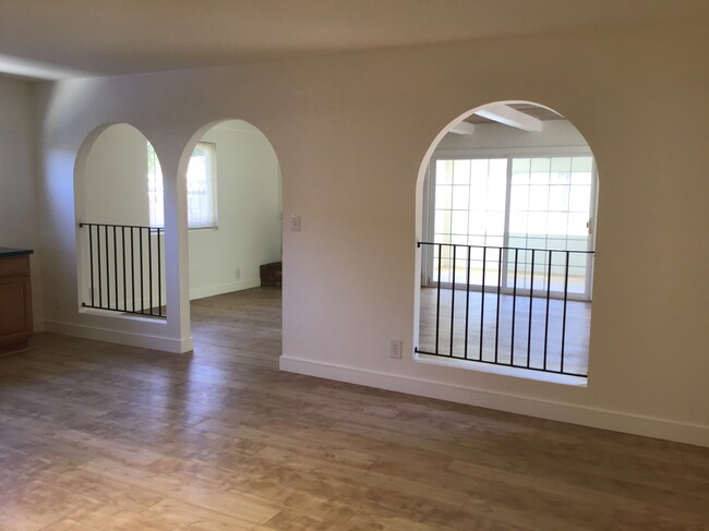 Dining Area - 5077 Oleander Pl