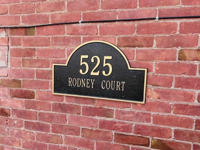 Building Photo - 525 Rodney Ct