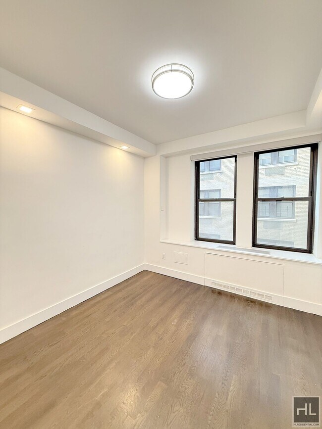 Foto del edificio - 2 Bed 2 bath With Home Office/ Washer and ...