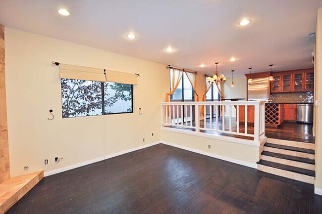 Building Photo - 840 20th St