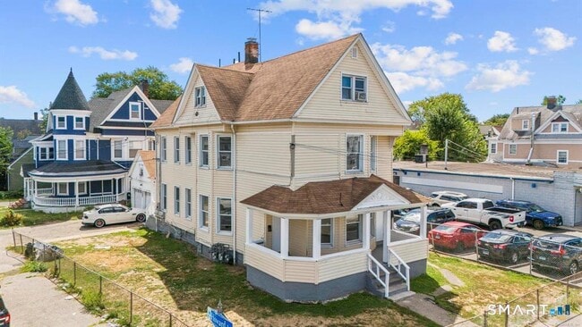 Building Photo - 725 Beechwood Ave