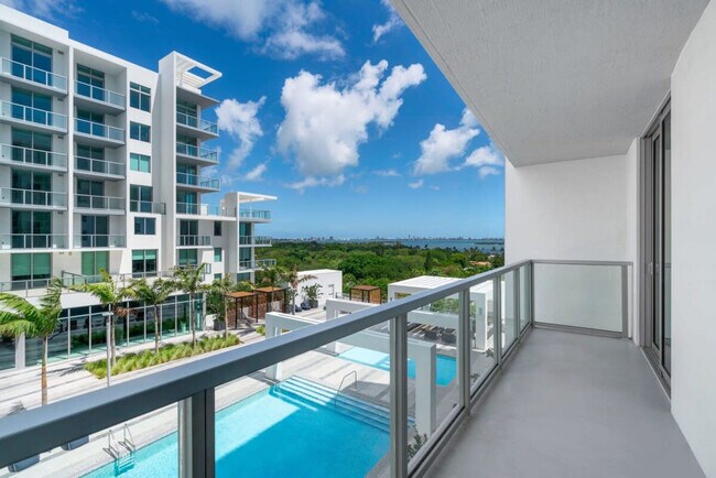 Foto del edificio - 3900 Biscayne Blvd