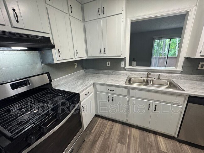 Building Photo - 5794 Sheldon Ct