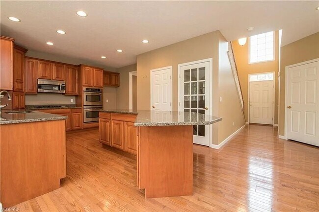 Foto del edificio - Spacious 4BR House in Twinsburg