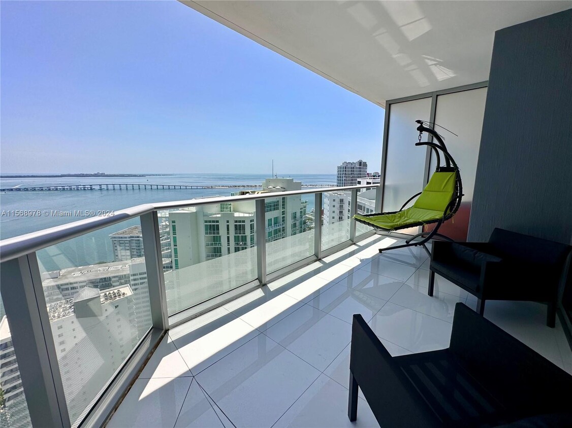 Foto principal - 1300 Brickell Bay Dr