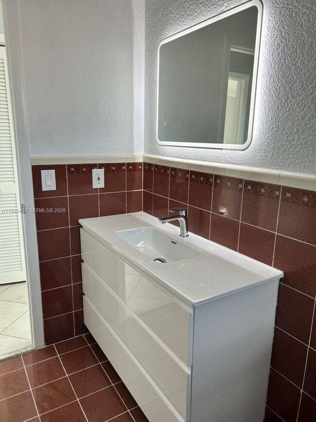 Foto del edificio - 948 E 47th St