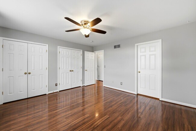 Foto del edificio - 1499 Stonefield Dr