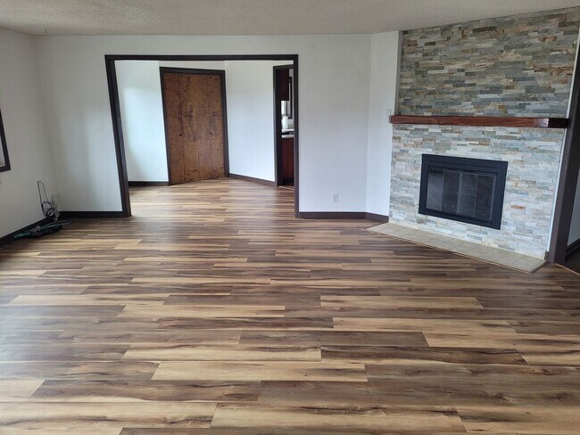 Foto del edificio - 2146/2148 Monroe Ave