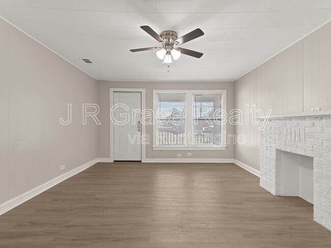 Foto del edificio - 1801 Reuter Ave