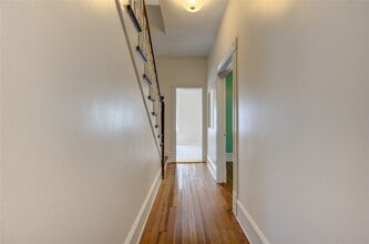 Building Photo - 1619 Ursuline St