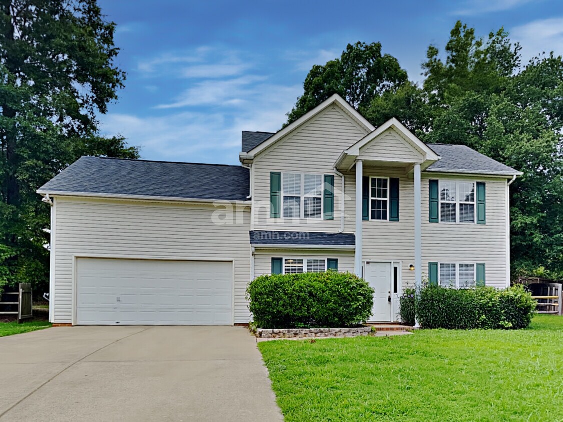 Primary Photo - 4042 Maple Shore Dr