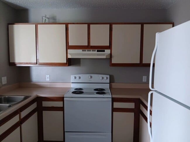 Building Photo - 466 Cedarview Ct