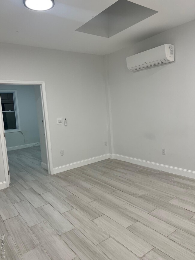 Foto del edificio - 102-03 Northern Blvd