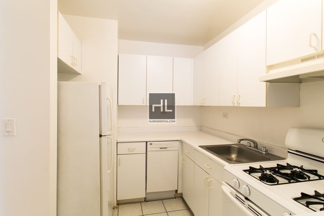Building Photo - 1 Bedroom - East 65th Street