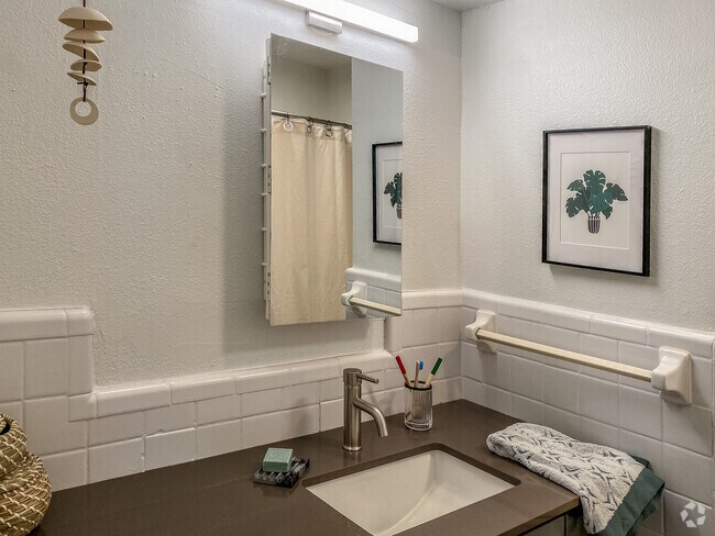 1HAB, 1BA - 810 ft² - Tara Apartments