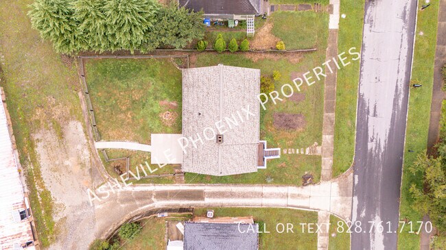 Foto del edificio - 10 Enka Oak St