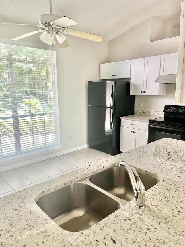 Building Photo - 1163 Green Hill Trce
