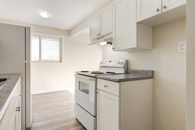 Building Photo - Fernwood Apartments