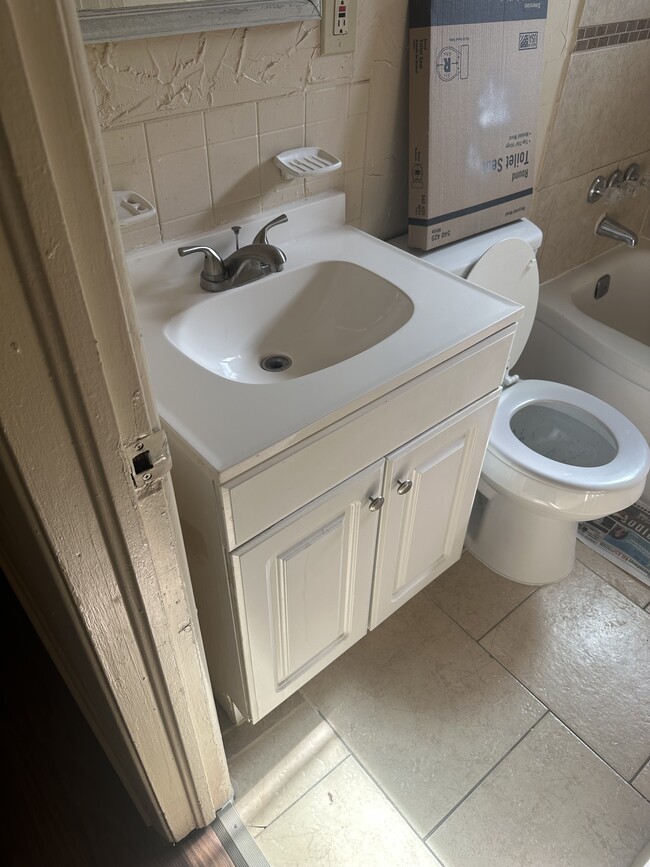 Foto del edificio - 511 Highcrest Dr