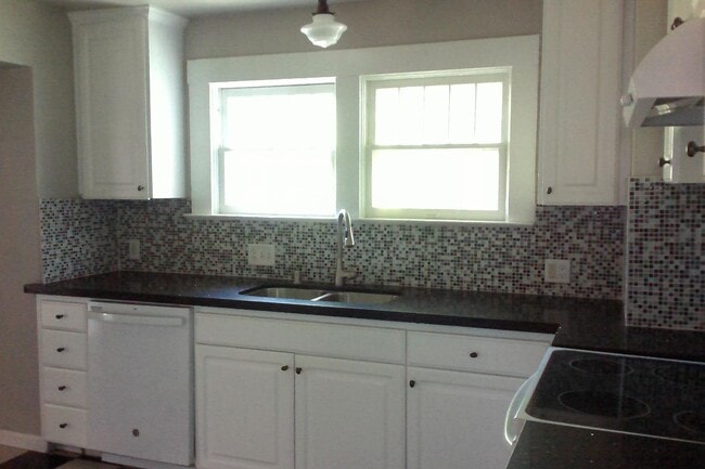 Foto del edificio - 1284 N Ferger Ave