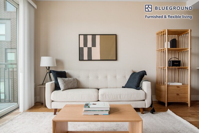 Foto del edificio - 985 Albion St