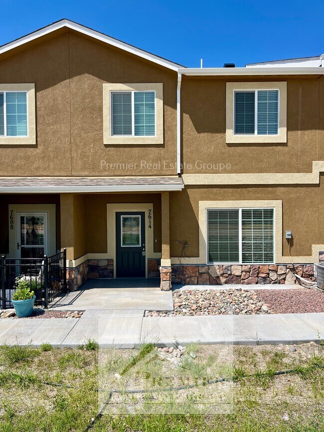 Foto del edificio - 7614 Spruce Pne Grv