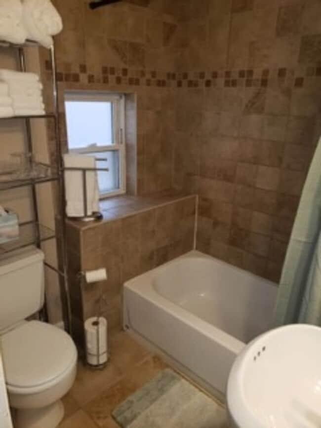 Building Photo - 32 Ferrin Pl