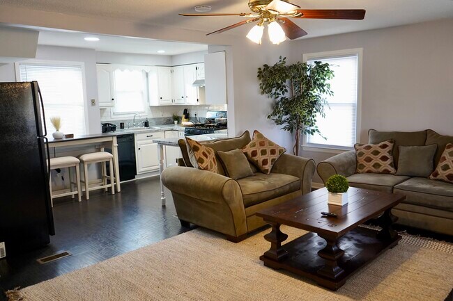 Foto del edificio - 484 Ivyhurst Rd N
